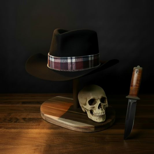 Zwarte handgemaakte fedora hoed met tartan band en ketting detai, The Reverend, AntiHero Hats Dress collectie